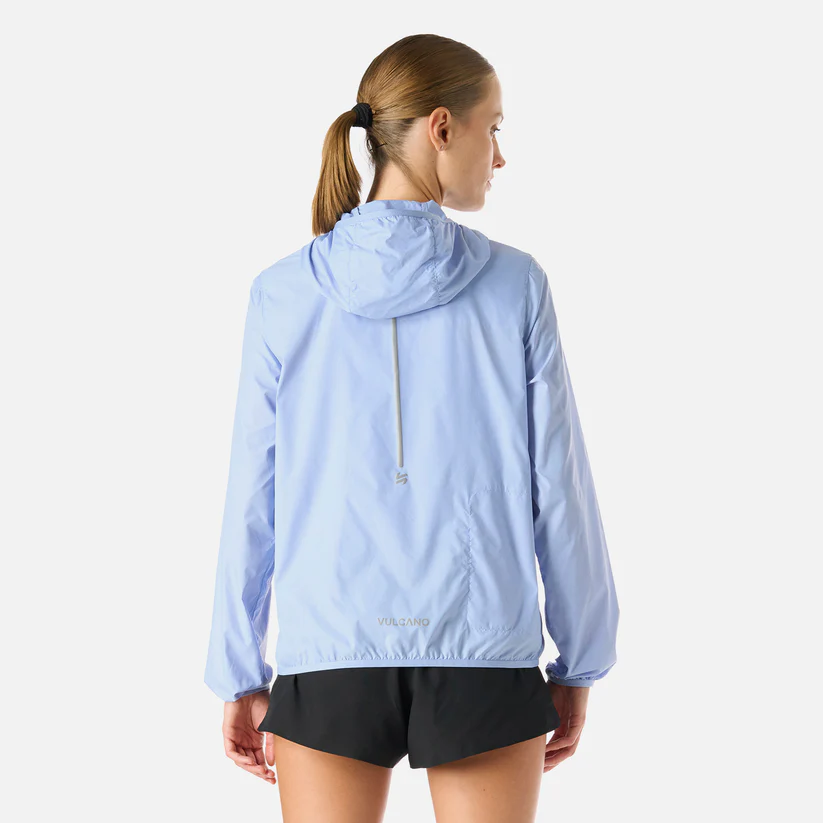 CORTAVIENTO MUJER VULCANO BUILT TO MOVE WINDBREAKER JACKET CELESTE