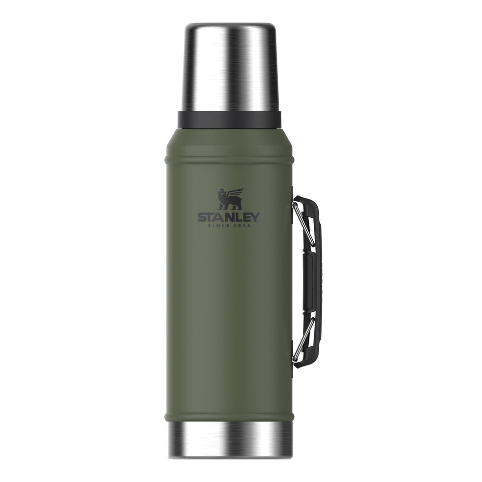TERMO STANLEY 1QT CLASSIC VACUUM PINO SECO CON MANILLA 950ML